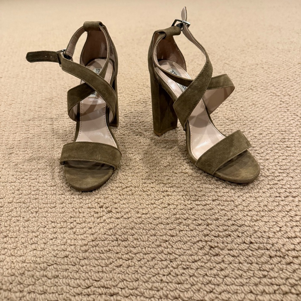 Steve Madden Olive Green Suede Strappy 4inch Heels size 7